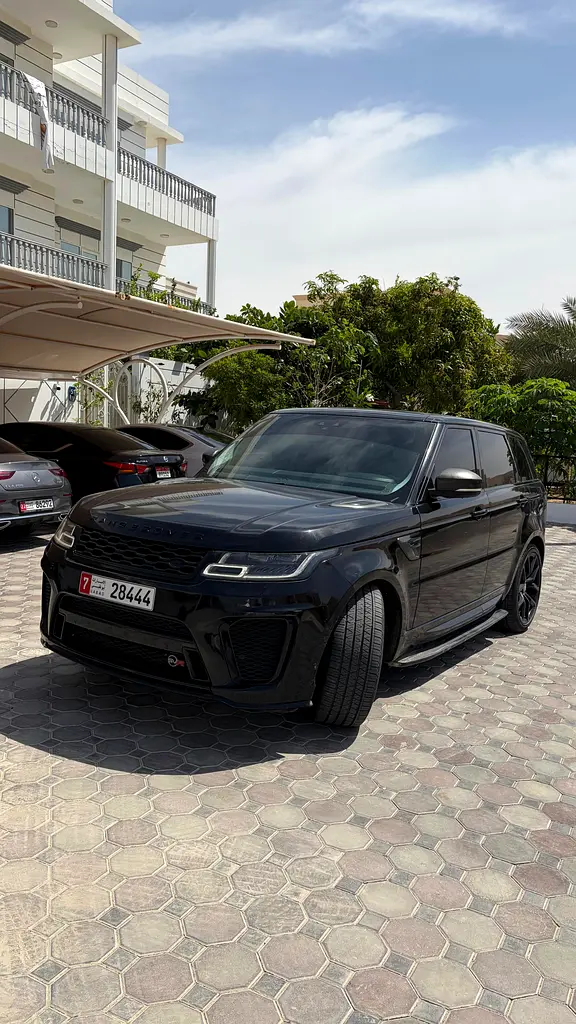 Land Rover Range Rover Sport 2020 — photo 1 of 6