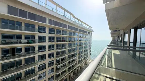 Pacific 2 BR Apartment with Balcony