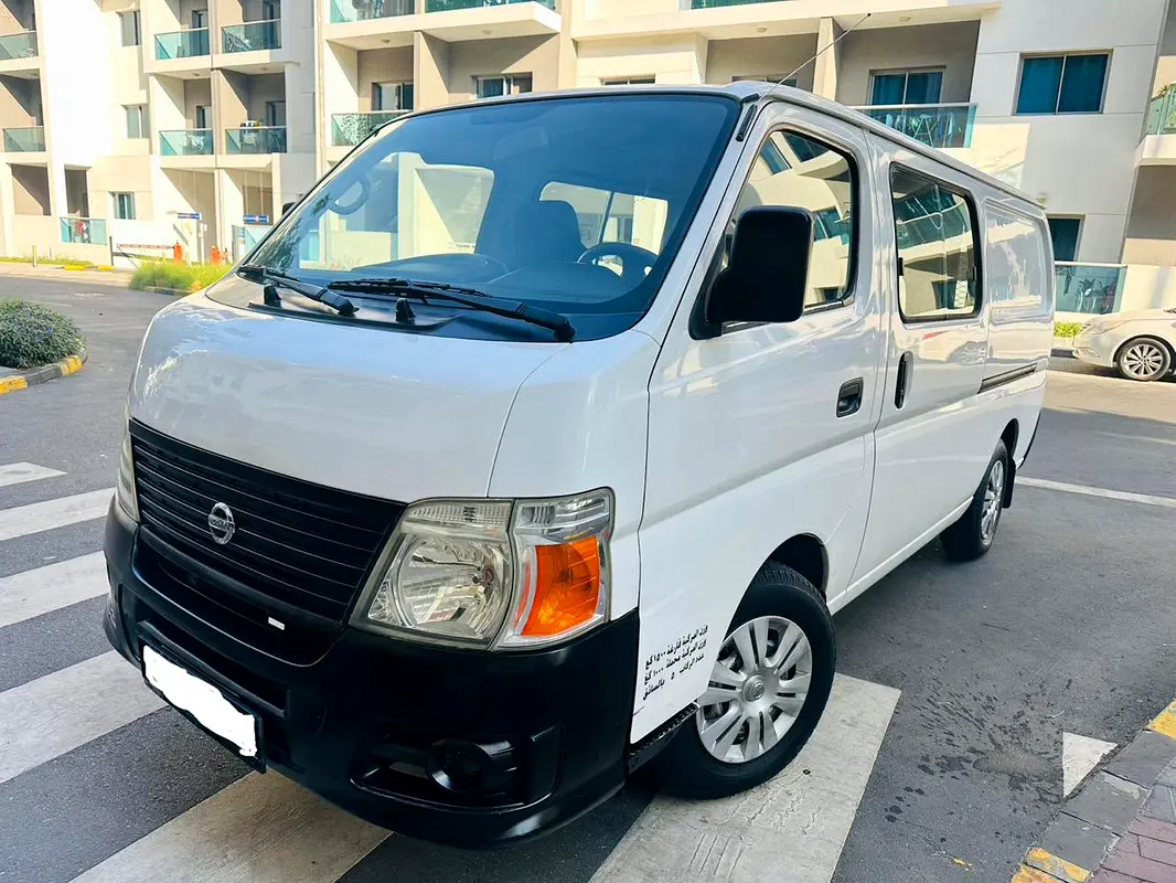 Nissan Urvan 2011 — photo 1 of 13