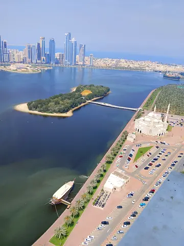 تكييف مجانا-باركن مجانا-3غرف وصاله-بلكونه باطلاله علي البحيره-جيم-مسبح مجانا-غرف ماستر-غرفه خادمه-4حمام-مطبخ باطلاله-قريبه علي مخرج دبي