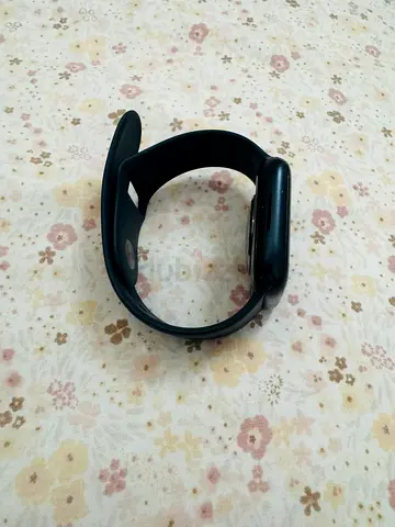 Apple Black smartwatch with silicone band - used, working with box and charging cable