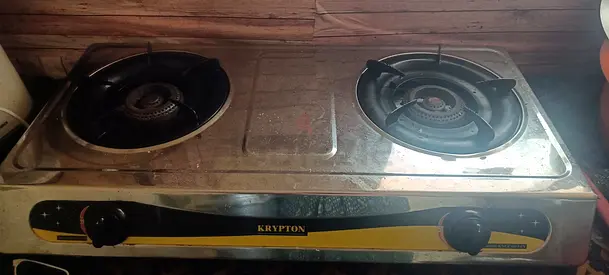 Gas cylinder and stove