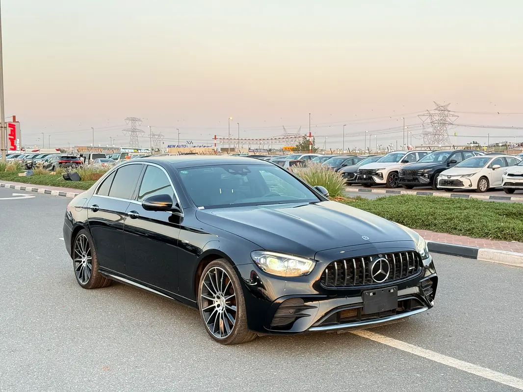 Mercedes-Benz E-Class 2021 — photo 1 of 18