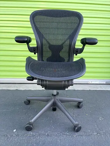 Ergonomic Herman Miller Aeron Classic Office chair fully loaded