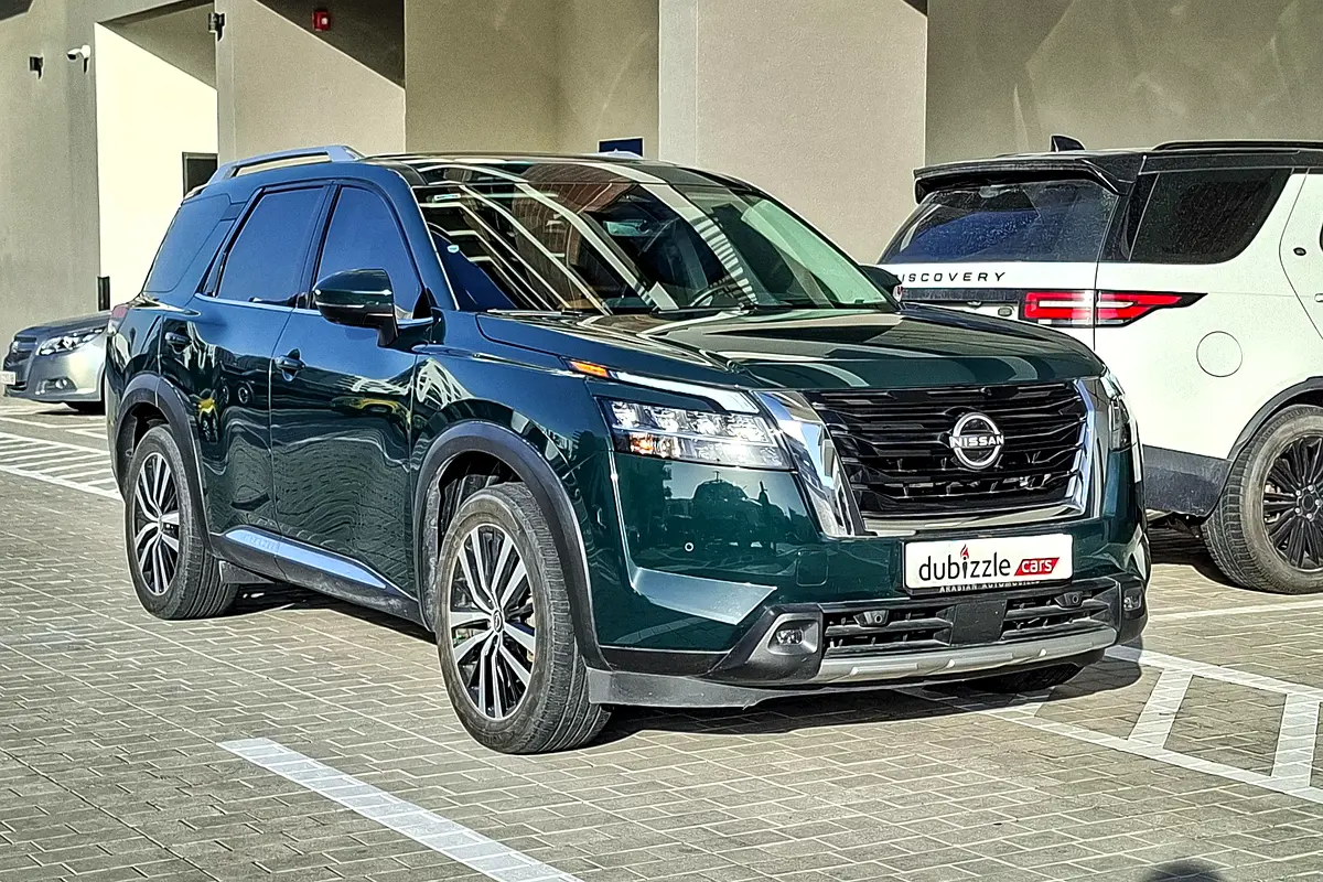 Nissan Pathfinder 2024 — photo 1 of 16