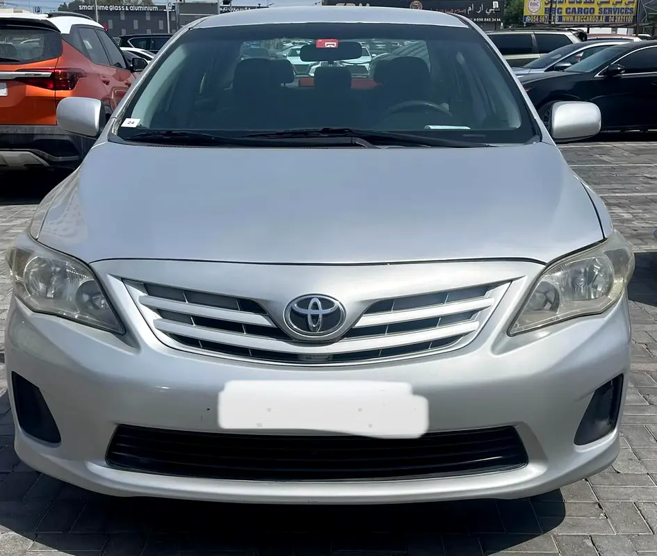 Toyota Corolla 2012 — photo 1 of 9