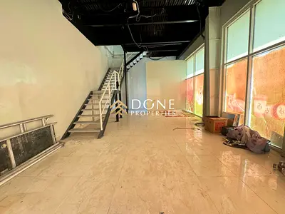 On the main road luxury showroom with mazzine floor business area ready to move only jest 120k