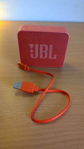 JBL Go essential Bluetooth Speaker in good condition