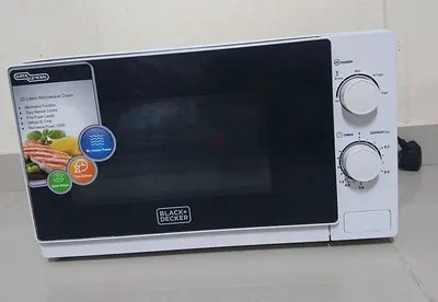Black  Decker 20 Liter Microwave Oven