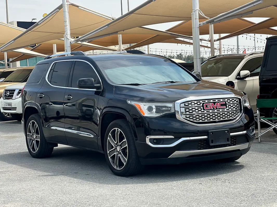 GMC Acadia 2019 — photo 1 of 11