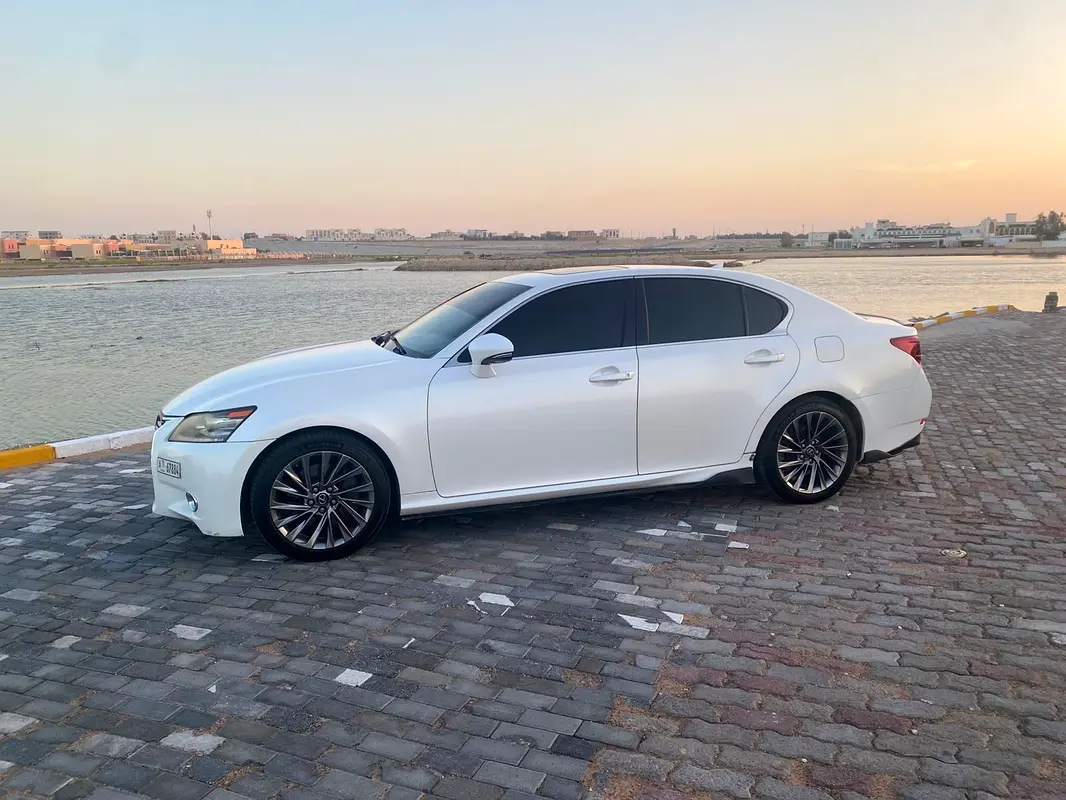 Lexus GS-Series 2013 — photo 1 of 10
