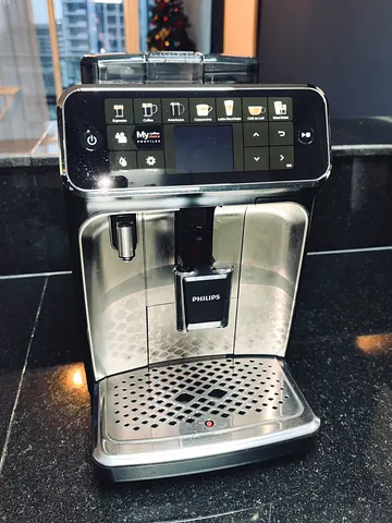 Philips 5400 LatteGo Coffee Machine (EP5447)