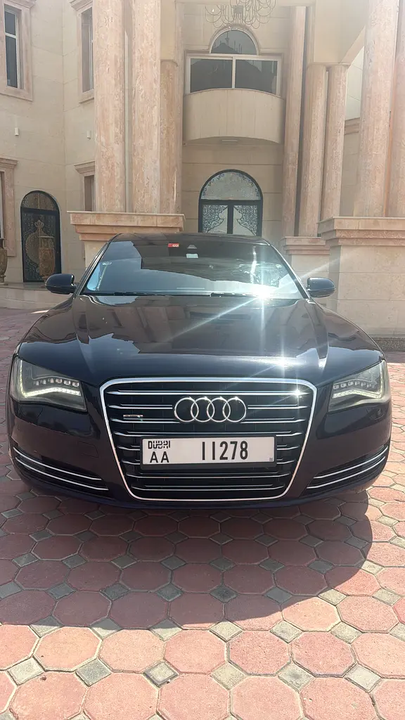 Audi A8 2013 — photo 1 of 7
