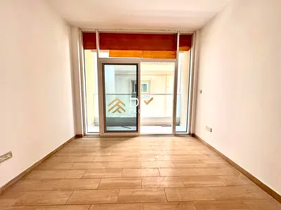 Luxury 2BHK near to Muwaileh park ! With wooden floor rooms /balcony / 3 washrooms/ like a new building with covered parking