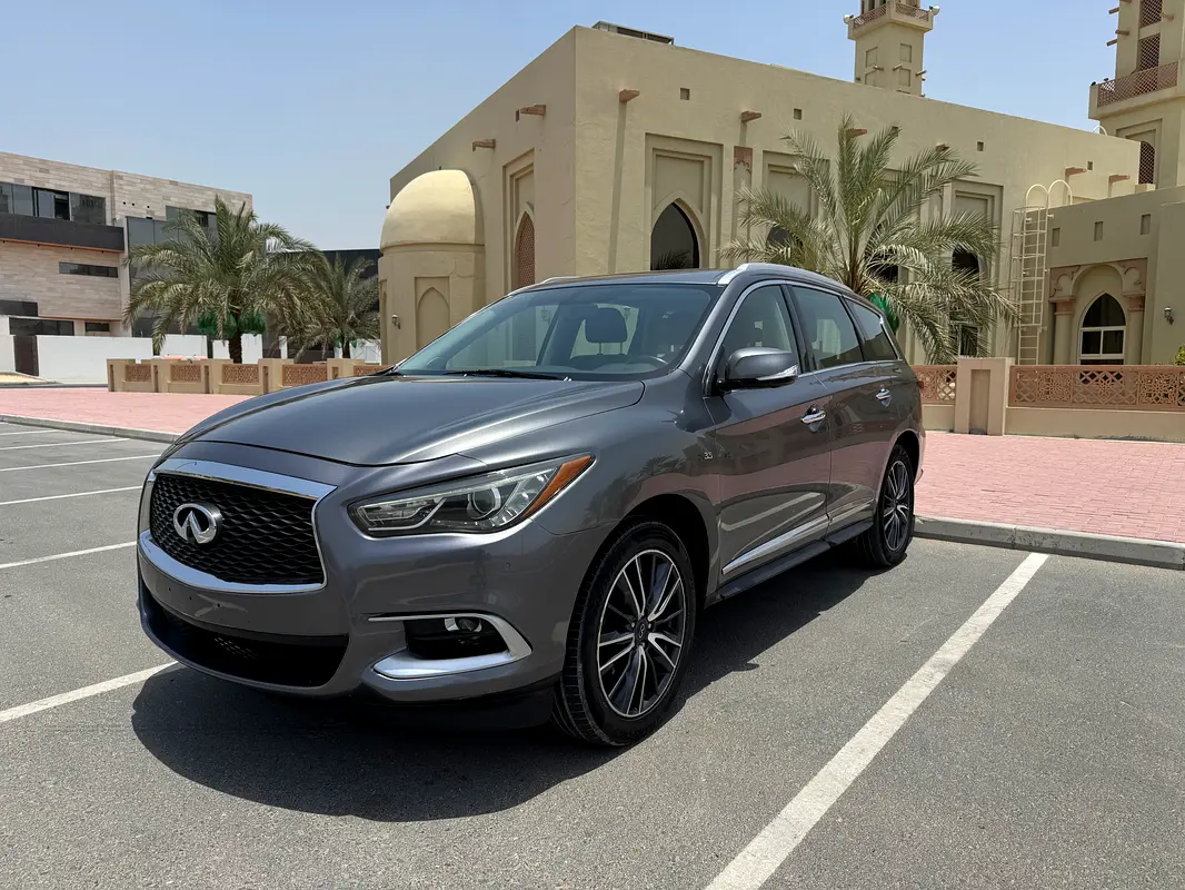 Infiniti QX60 2018 — photo 1 of 17
