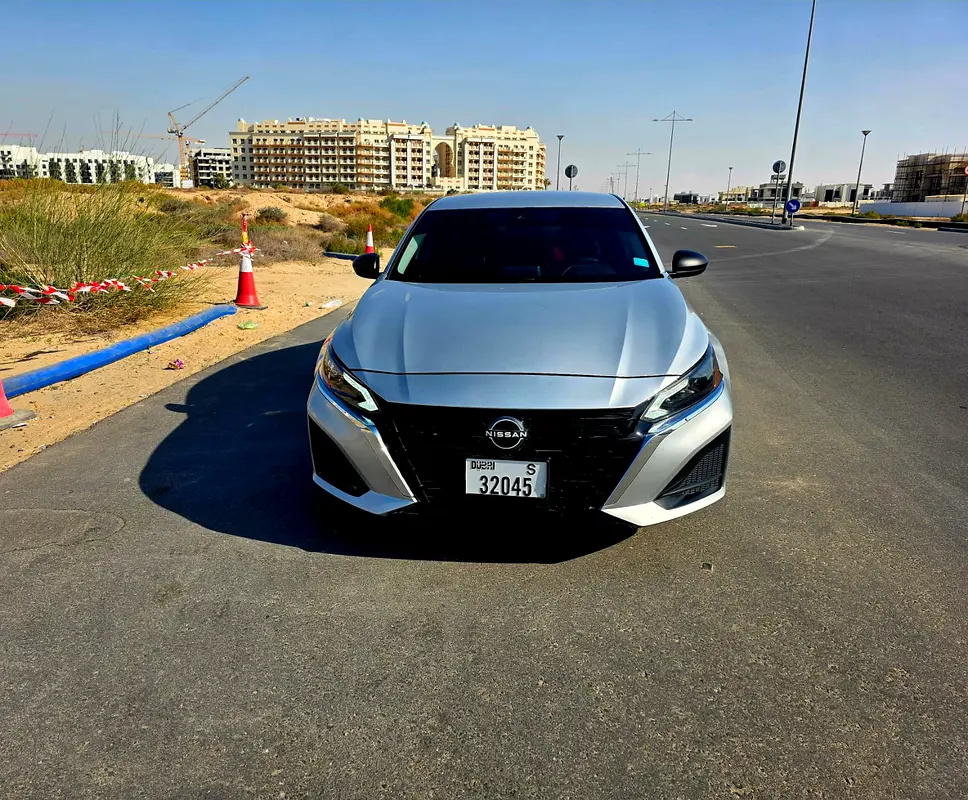 Nissan Altima 2024 — photo 1 of 11