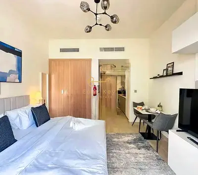 تصميم واسع إطلالة على المسبح والحديقة، مع شرفة، مفروش بالكامل، ميدان وان، ريفيرا