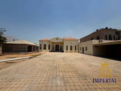 فيلا زاوية للبيع على شارعين قار تصميم دورين 4 غرف وملحق خارجي عمر 7 سنوات بسعر 2.6 مليون قابل للتفاوض (لمواطني عجمان فقط)