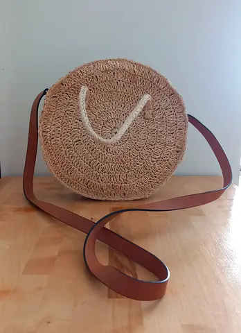 HM Round Raffia Bag with Zip Closure