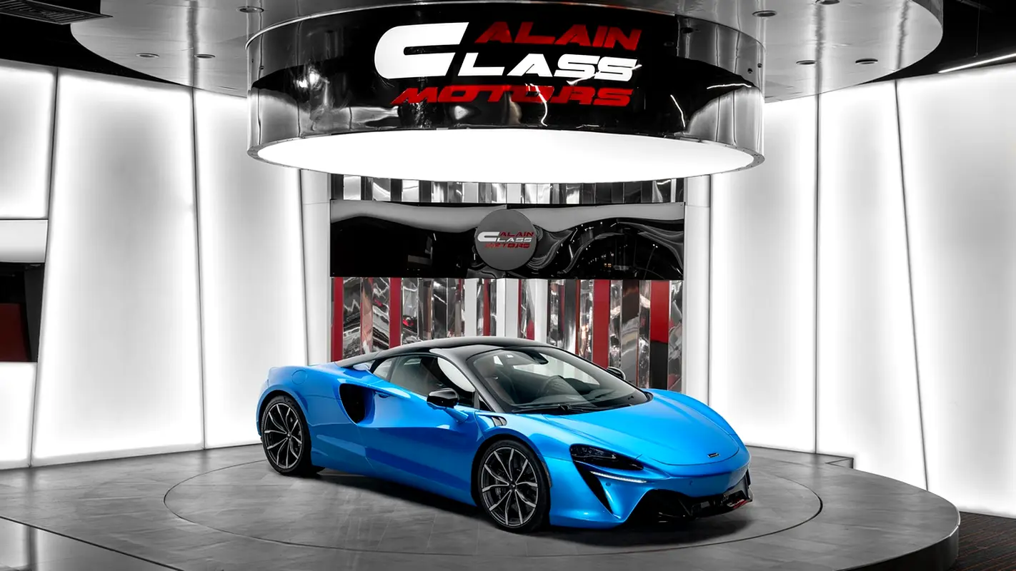 McLaren Artura 2023 — photo 1 of 20