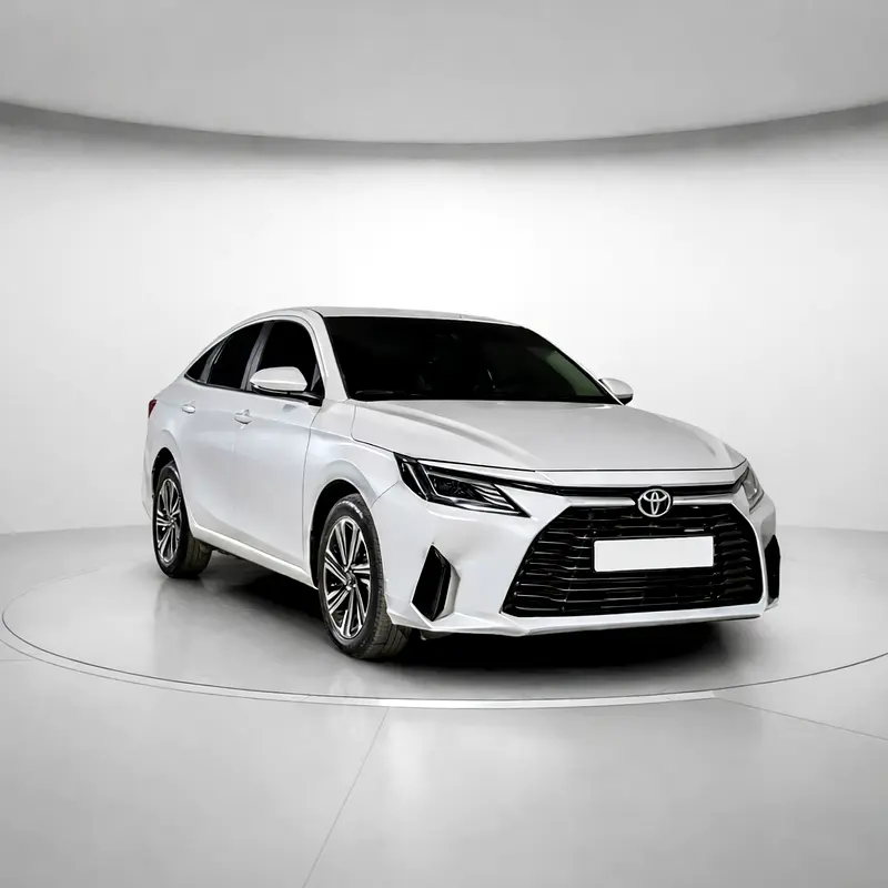 Toyota Yaris 2023 — photo 1 of 16