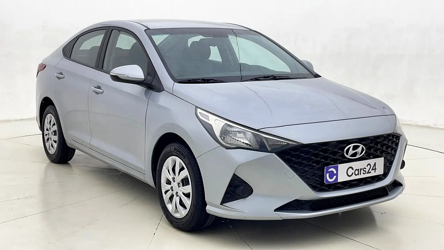 Hyundai Accent 2023 — photo 1 of 12