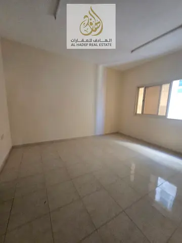 🏡✨ شقة 3 غرف وصالة للإيجار السنوي في النعيمية 1 – موقع مميز قريب من مدرسة الحكمة وشارع الشيخ خليفة ورويال للمفروشات، تكييف مركزي وبلكونة