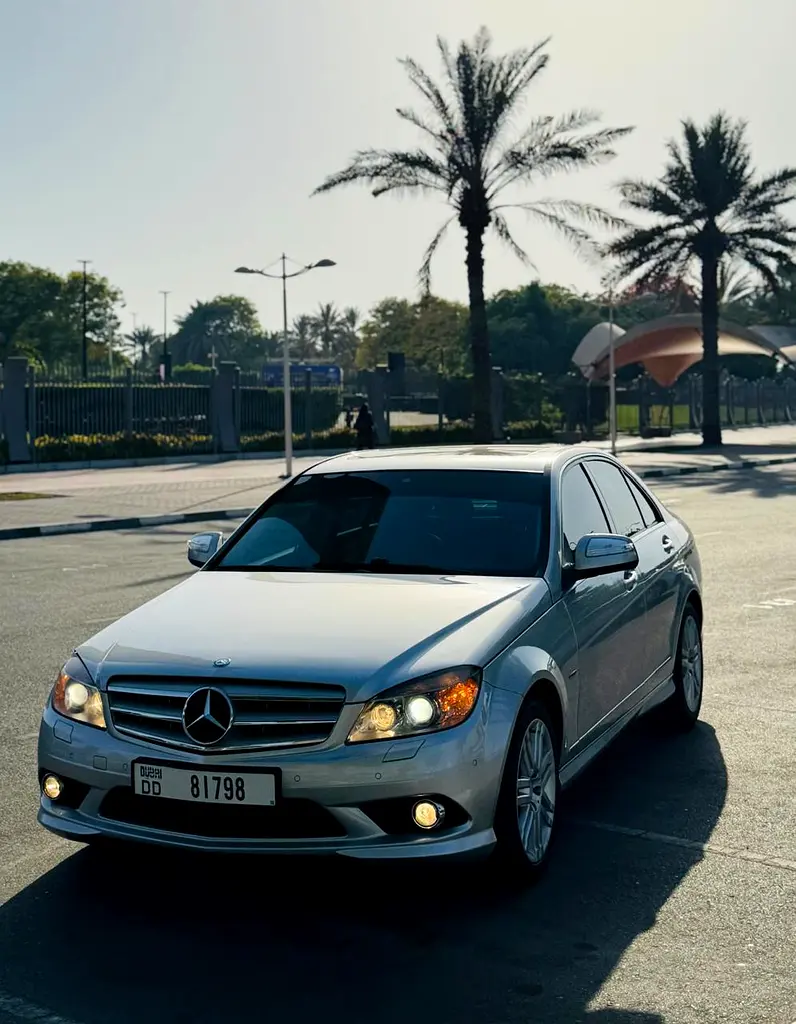 Mercedes-Benz C-Class 2008 — photo 1 of 8