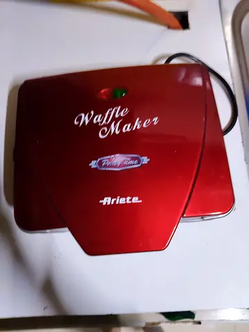 Ariete Waffle Maker in Red