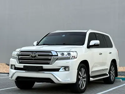 Toyota Land Cruiser 2018 VXR 5.7L V8 - GCC Specs - Excellent Conditi