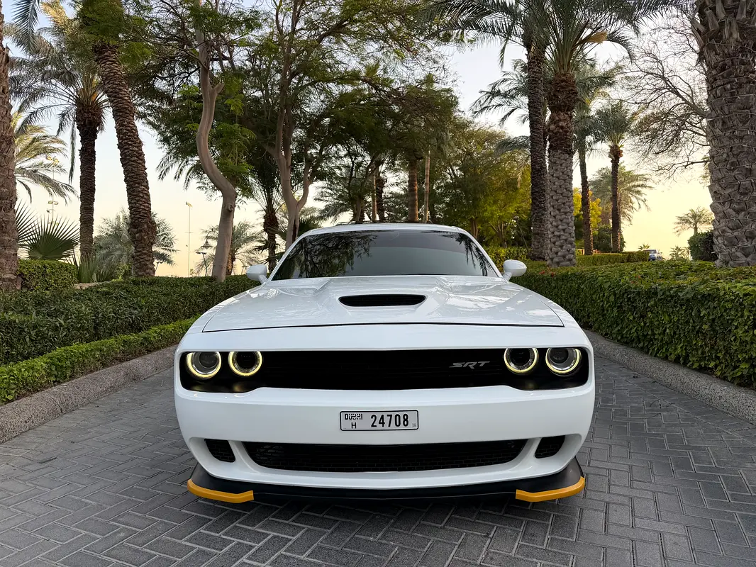 Dodge Challenger 2020 — photo 1 of 11