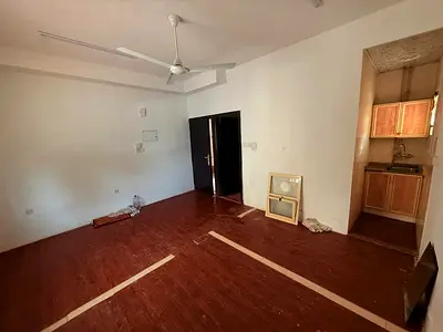 📢 For Rent – Ground Floor Studio near Ajman Corniche ✨ Prime location second row from Ajman Corniche 🔹 Property Details: Studio (Ground floor) La