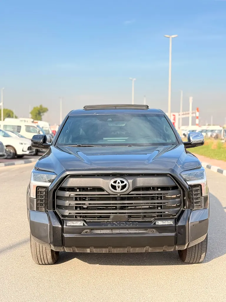 Toyota Tundra 2025 — photo 1 of 20