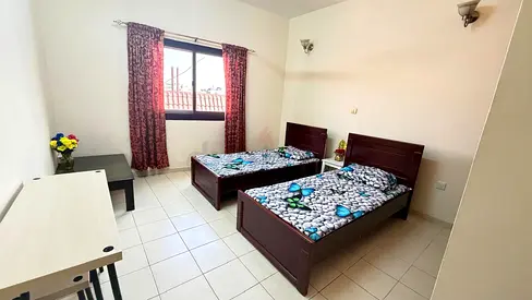 Fully Furnished Bed Space for Single Male Executive Bachelor in Master bedroom