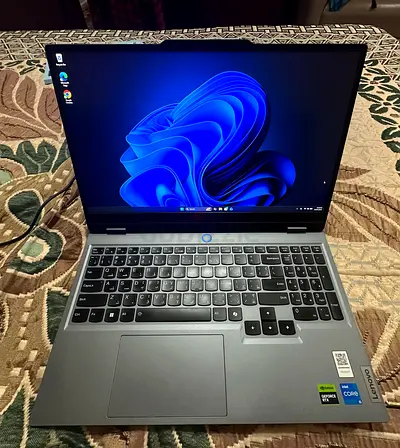 Lenovo LOQ 15IAX9 || RTX 3050 6GB || 24 GB RAM || Core i5-12450HX || 512 GB SSD || 144 Hz