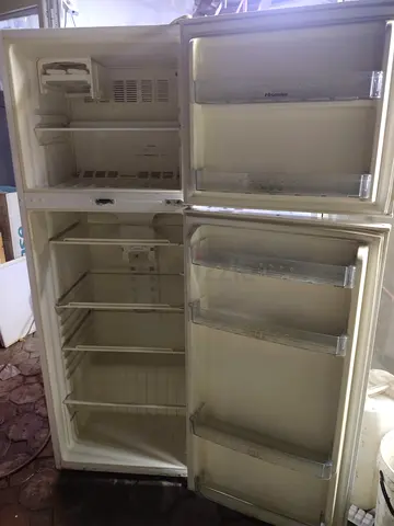 Hisense 2-door top-freezer refrigerator for sale