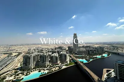 Bright| Stunning View |Best Corner Layout
