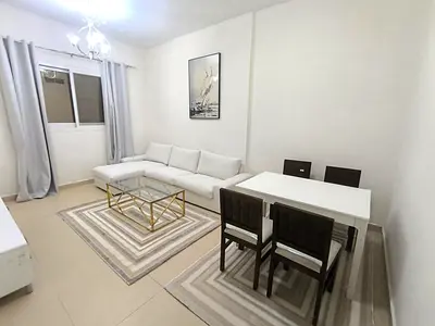 شقه سعر لقطه مميز جدا مساحه واسعه لوكيشن مميز تاني ساكن جاهزه للسكن الفوري قريبه من الخدمات اطلاله حلوه تشطيب راقي فرصه لا تعوض 🏡✨