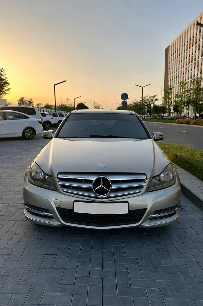 Mercedes-Benz C-Class 2012 — photo 1 of 8