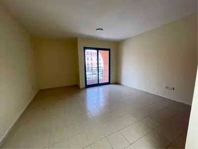 || HOT STUDIO WITH BALCONY IN ENGLAND CLUSTER ||