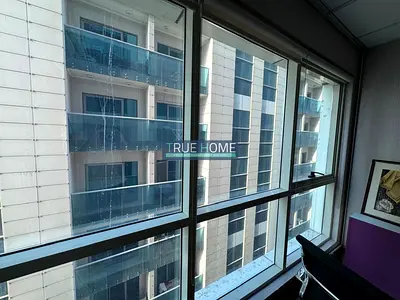 Premium Office for Rent in Sharjah's Top Business Center – 900 Sq.Ft with Parking for Only AED 51,000