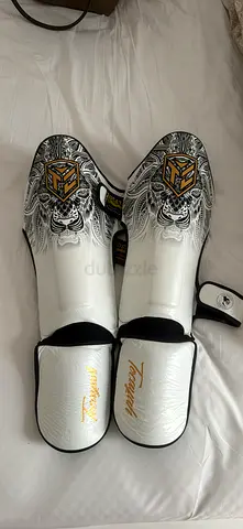 White Muay Thai shin guards - Perfect Condition