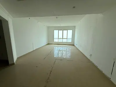 Free parking, three bedrooms and living room with spacious layout, open view, master bedroom, maid’s master room, large distributor area, built-in war