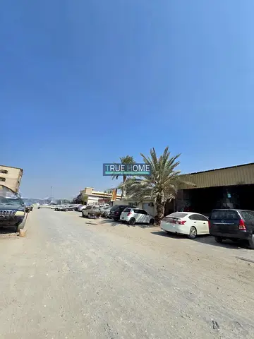 قطعة أرض تجارية / عائد استثمار مرتفع / موقع مميز