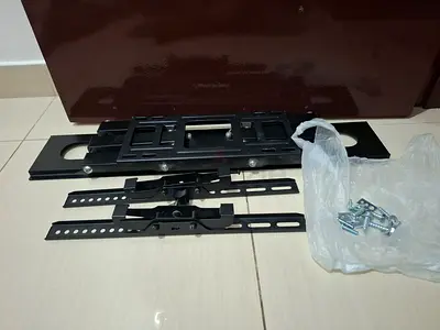 Full Motion Swivel  Tilt TV Wall Mount - Heavy Duty