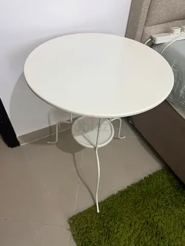 White round metal side table - used, good condition