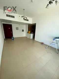 City Tower: 2-bedroom apartment with a living room and a balcony with a distinctive area