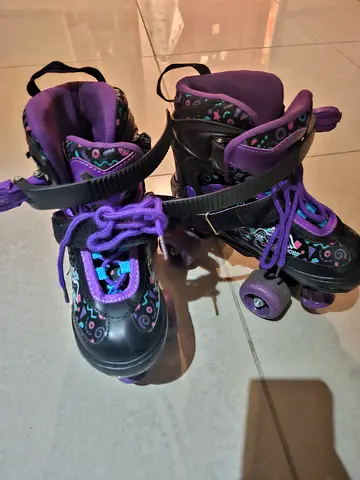 Roller skates +helmet, extendable to 32 size