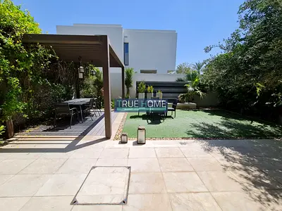 3BR Premium Townhouse | Single Row | End Unit