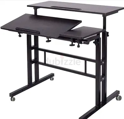 Height Adjustable Sitting and Standing Computer Desk/Table.